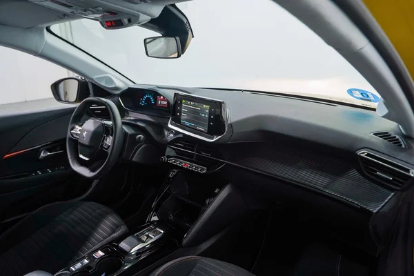 Peugeot E-208 (2023) — foto 21 van 43
