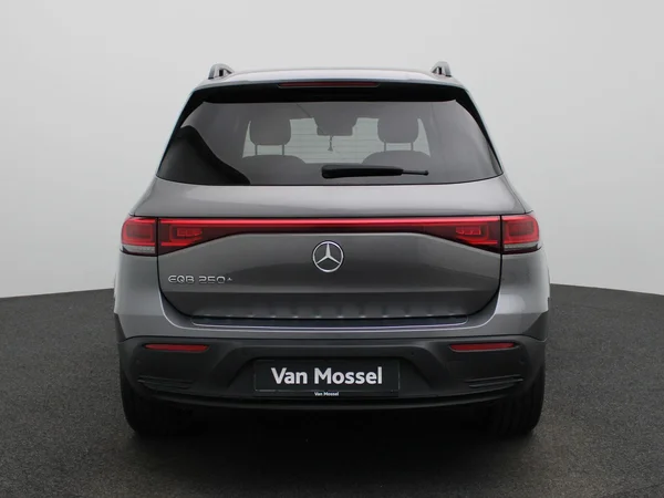 Mercedes-Benz EQB (2023) — foto 45 van 53