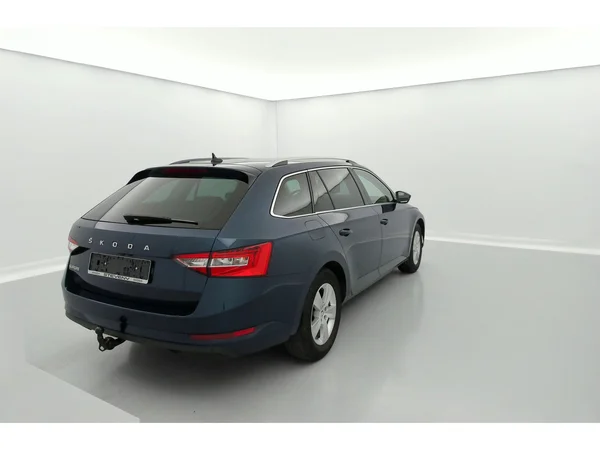 SKODA Superb Combi (2023) — foto 36 van 36