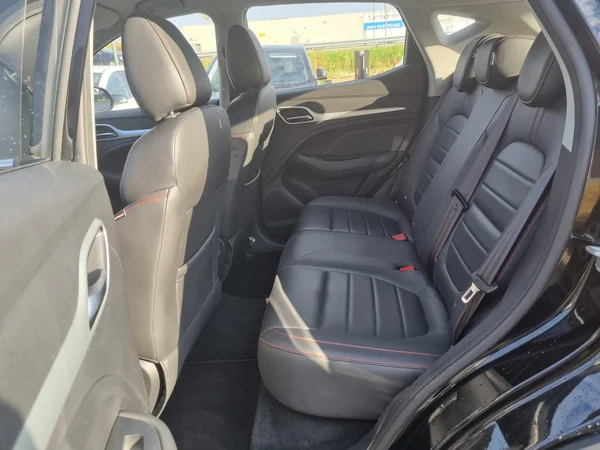 MG ZS (2024) — foto 28 van 36
