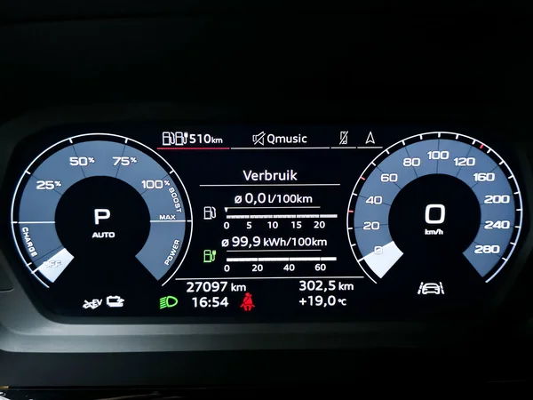 AUDI A3 Sportback PHEV (2024) — foto 24 van 31