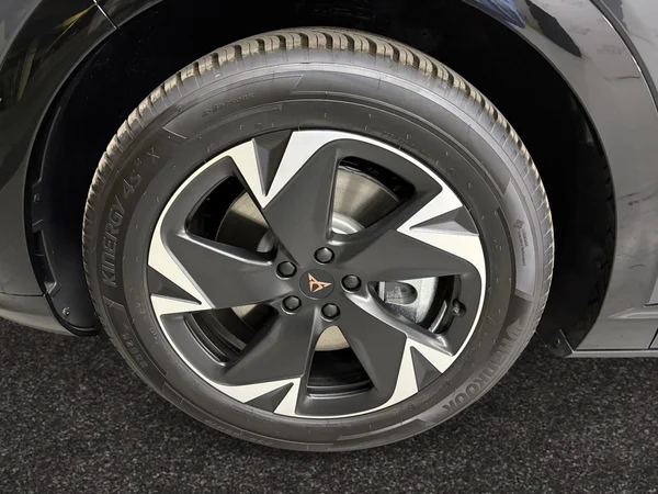 CUPRA Tavascan (2026) — foto 13 van 15