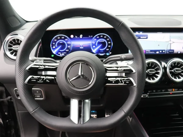 Mercedes-Benz EQB (2025) — foto 7 van 24