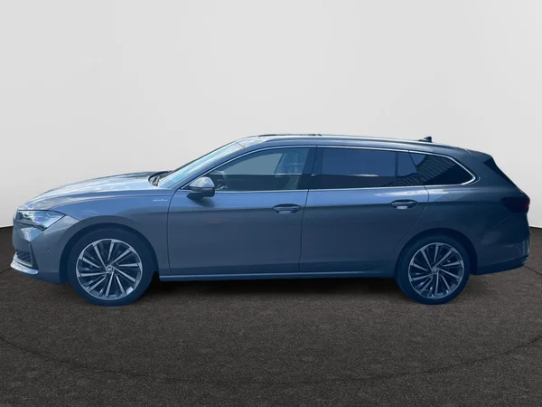 SKODA Superb Combi (2025) — foto 14 van 21