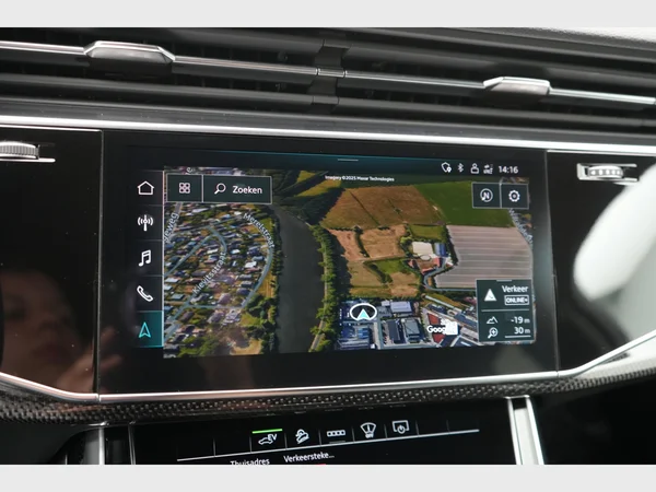 AUDI Q7 PHEV (2024) — foto 9 van 37