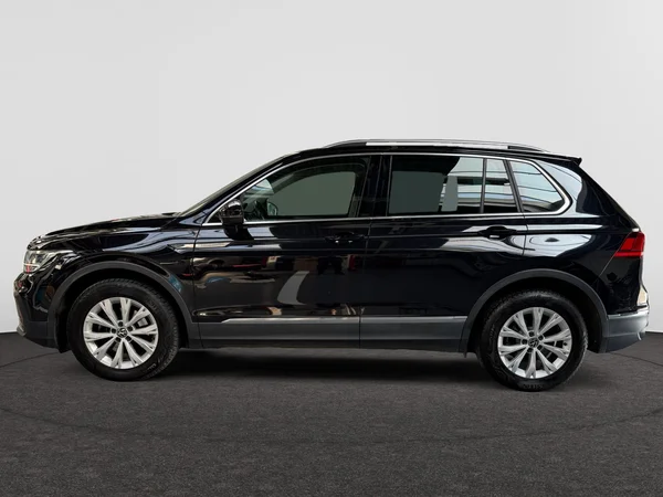 VOLKSWAGEN Tiguan (2020) — foto 2 van 19