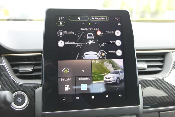 Renault Arkana (2023) — foto 18 van 41