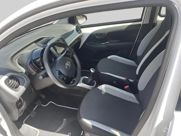 Toyota Aygo (2015) — foto 18 van 19