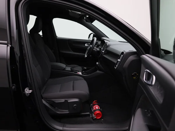 Volvo XC40 (2023) — foto 26 van 39