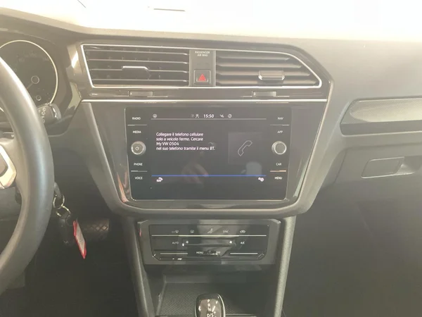 VOLKSWAGEN Tiguan (2022) — foto 5 van 20