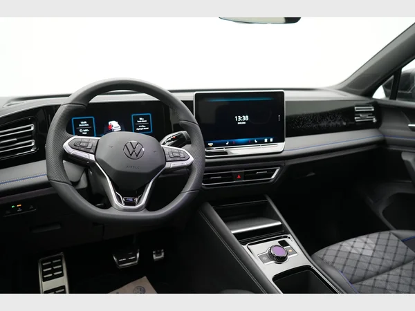 VOLKSWAGEN Tiguan (2025) — foto 6 van 31