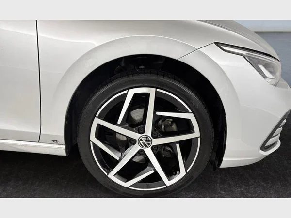 Volkswagen Golf VIII (2023) — foto 2 van 33