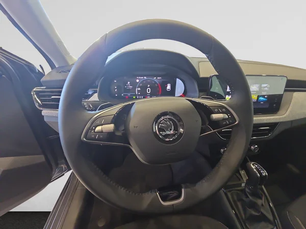 SKODA Scala (2025) — foto 2 van 20