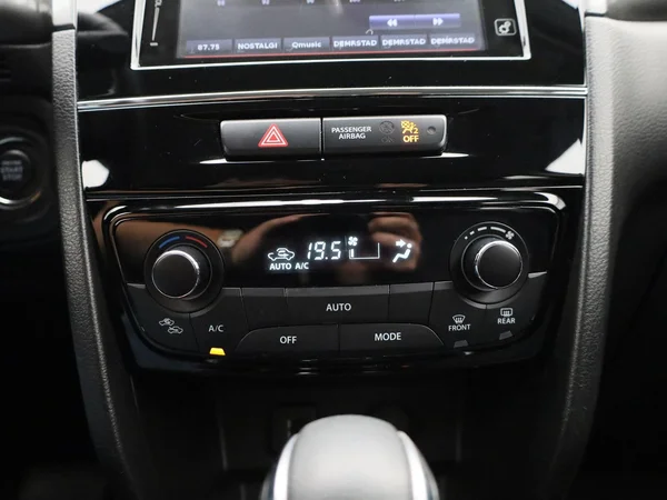 Suzuki Grand Vitara (2023) — foto 13 van 39