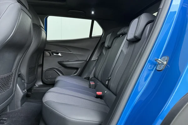 Peugeot 2008 (2023) — foto 31 van 32