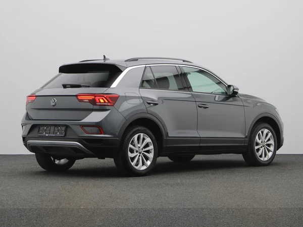 VOLKSWAGEN T-Roc (2023) — foto 12 van 19