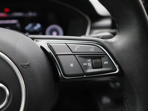 Audi A5 (2022) — foto 13 van 48
