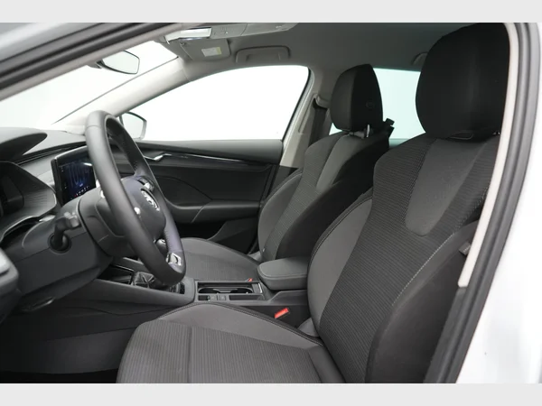 SKODA Octavia Combi (2024) — foto 3 van 29