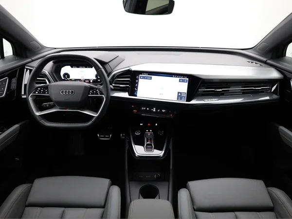 AUDI Q4 e-tron (2024) — foto 25 van 26