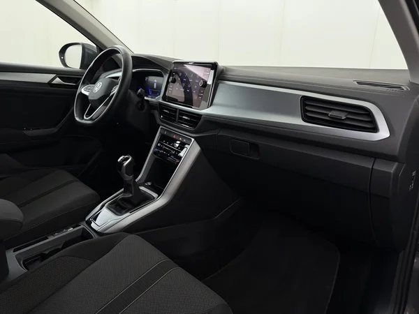 VOLKSWAGEN T-Roc (2024) — foto 3 van 28