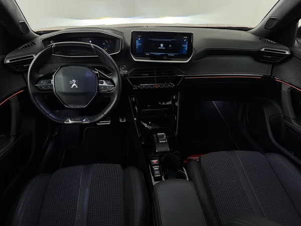 PEUGEOT e-2008 (2022) — foto 31 van 31