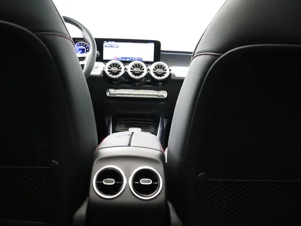 Mercedes-Benz EQB (2025) — foto 18 van 32