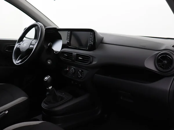 HYUNDAI i10 (2025) — foto 3 van 25
