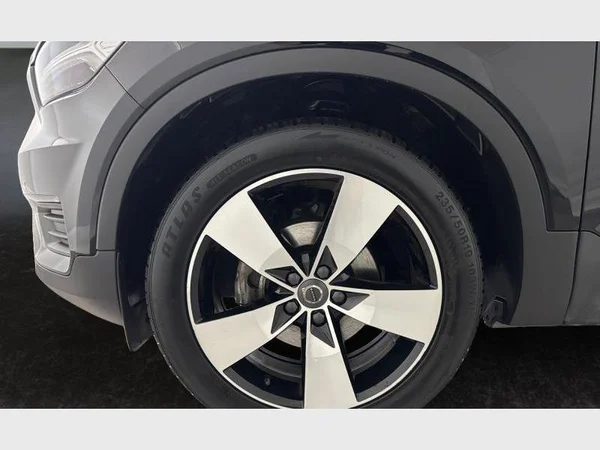 VOLVO XC40 (2022) — foto 2 van 28