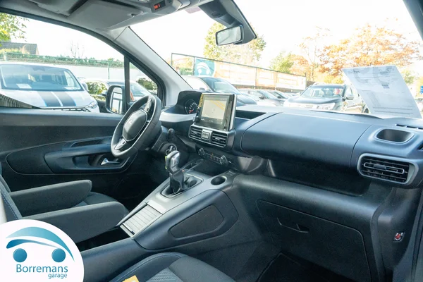 Peugeot RIFTER (2020) — foto 8 van 37