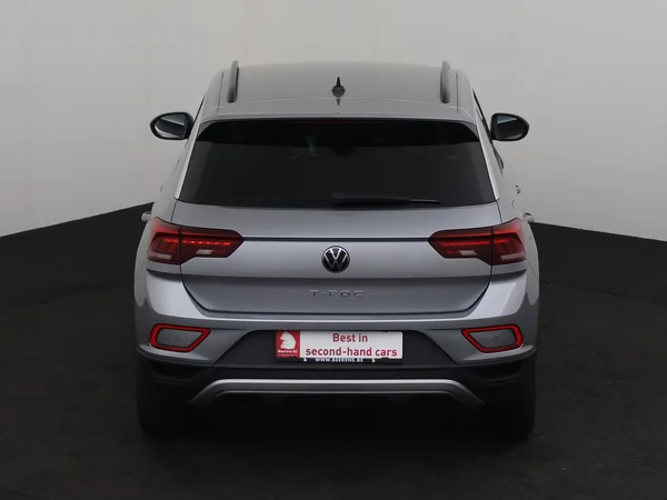 VOLKSWAGEN T-Roc (2022) — foto 24 van 27