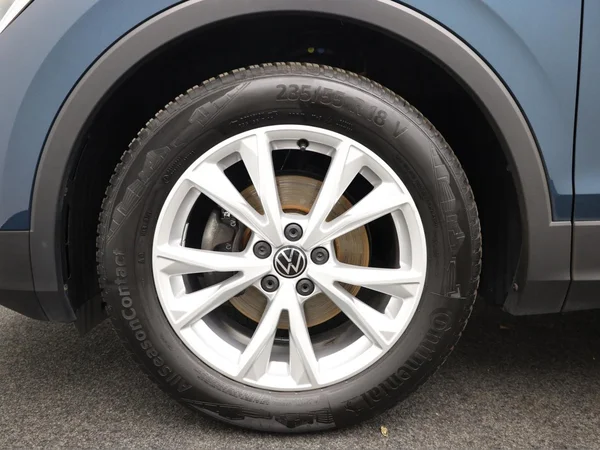 VOLKSWAGEN Tiguan (2022) — foto 4 van 22