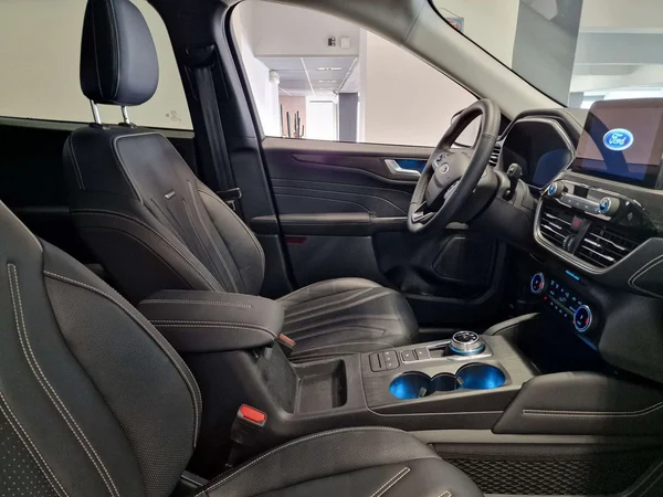 Ford Kuga (2023) — foto 15 van 18