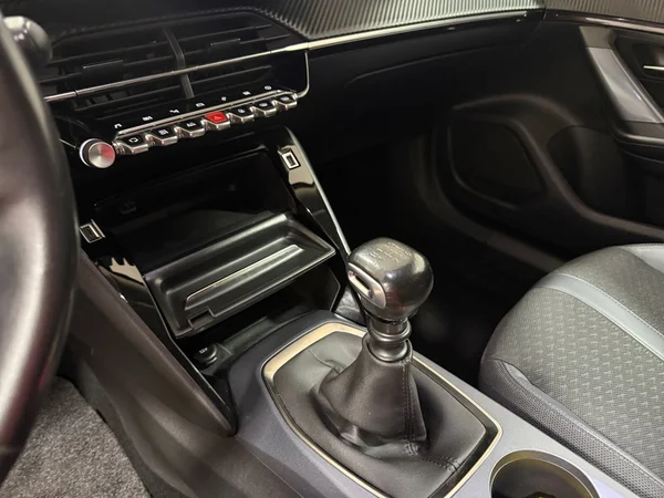 Peugeot 2008 (2020) — foto 8 van 29