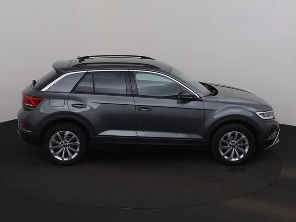VOLKSWAGEN T-Roc (2024) — foto 24 van 28