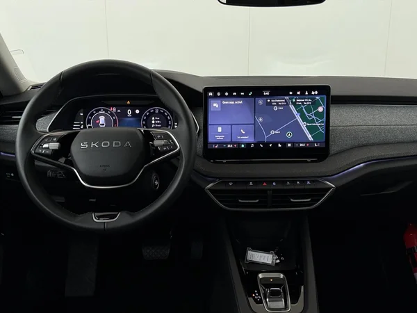SKODA Octavia Combi (2025) — foto 11 van 21