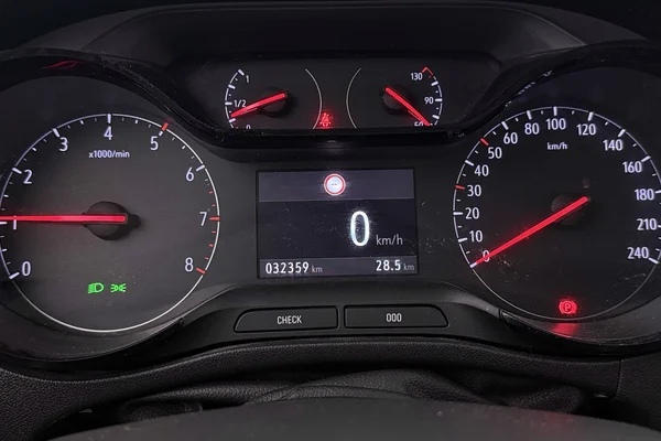 Opel Crossland (2022) — foto 8 van 33