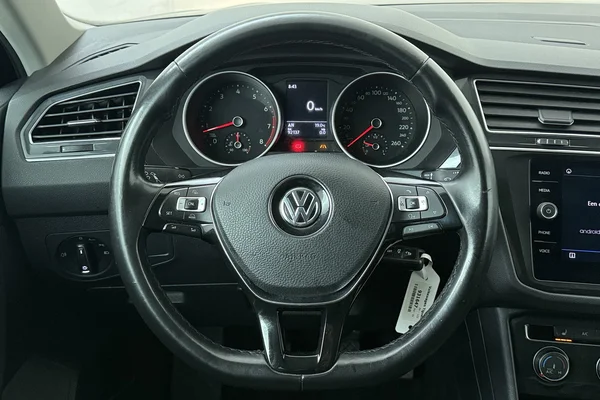 Volkswagen Tiguan (2018) — foto 2 van 22