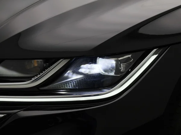 Volkswagen Arteon (2022) — foto 8 van 49