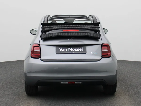 Fiat 500e (2023) — foto 36 van 39