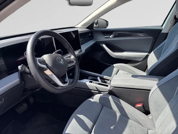 VOLKSWAGEN Passat SW (2025) — foto 25 van 25