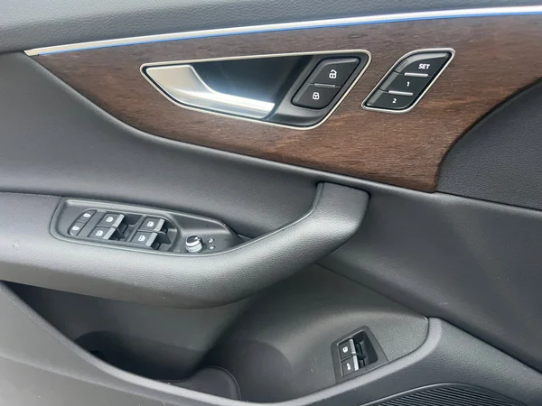 AUDI Q7 (2024) — foto 3 van 16