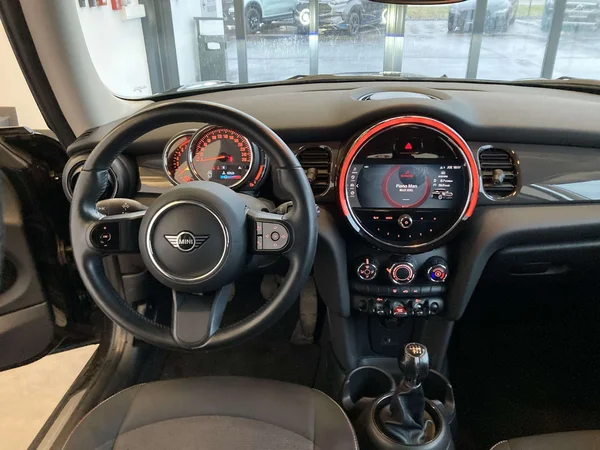 MINI One (2022) — foto 3 van 19