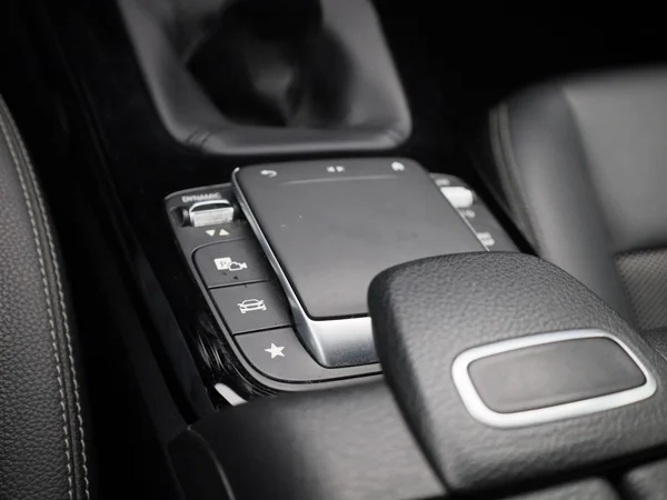 Mercedes-Benz CLA (2020) — foto 13 van 40