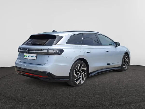 VOLKSWAGEN ID.7 Tourer (2025) — foto 9 van 16