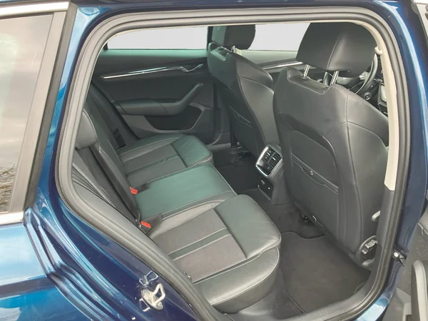 SKODA Octavia Combi PHEV (2021) — foto 24 van 26