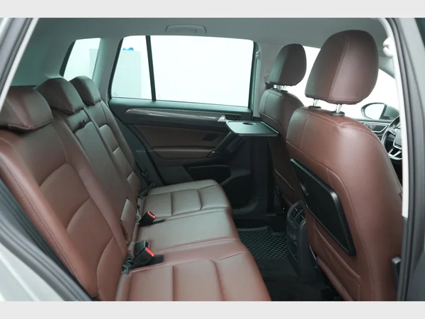 VOLKSWAGEN Golf Sportsvan (2019) — foto 4 van 27