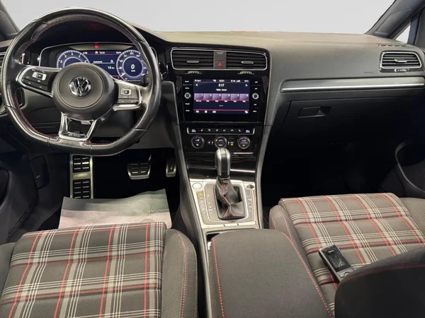 VOLKSWAGEN Golf VII GTI (2019) — foto 2 van 23