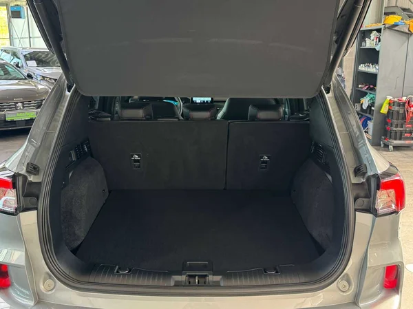 Ford Kuga (2023) — foto 15 van 19