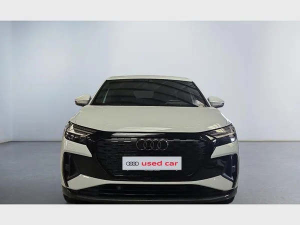 Audi Q4 Sportback e-tron (2023) — foto 12 van 35
