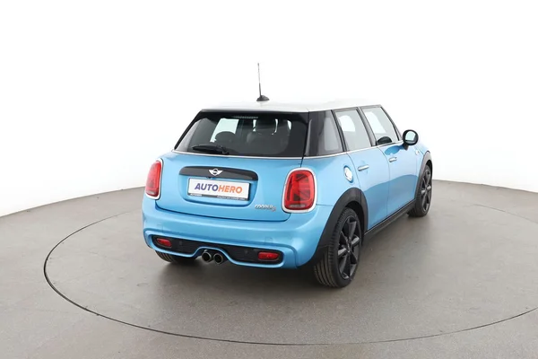 MINI Mini (2015) — foto 12 van 16